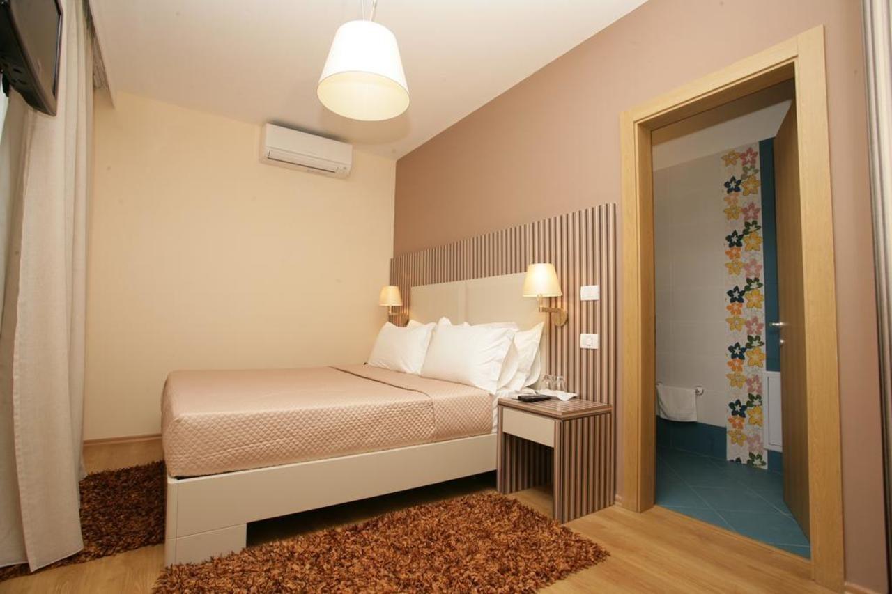 Hotel Vila 60 Tirana Zewnętrze zdjęcie