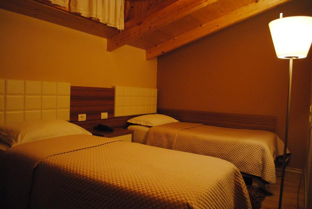 Hotel Vila 60 Tirana Zewnętrze zdjęcie